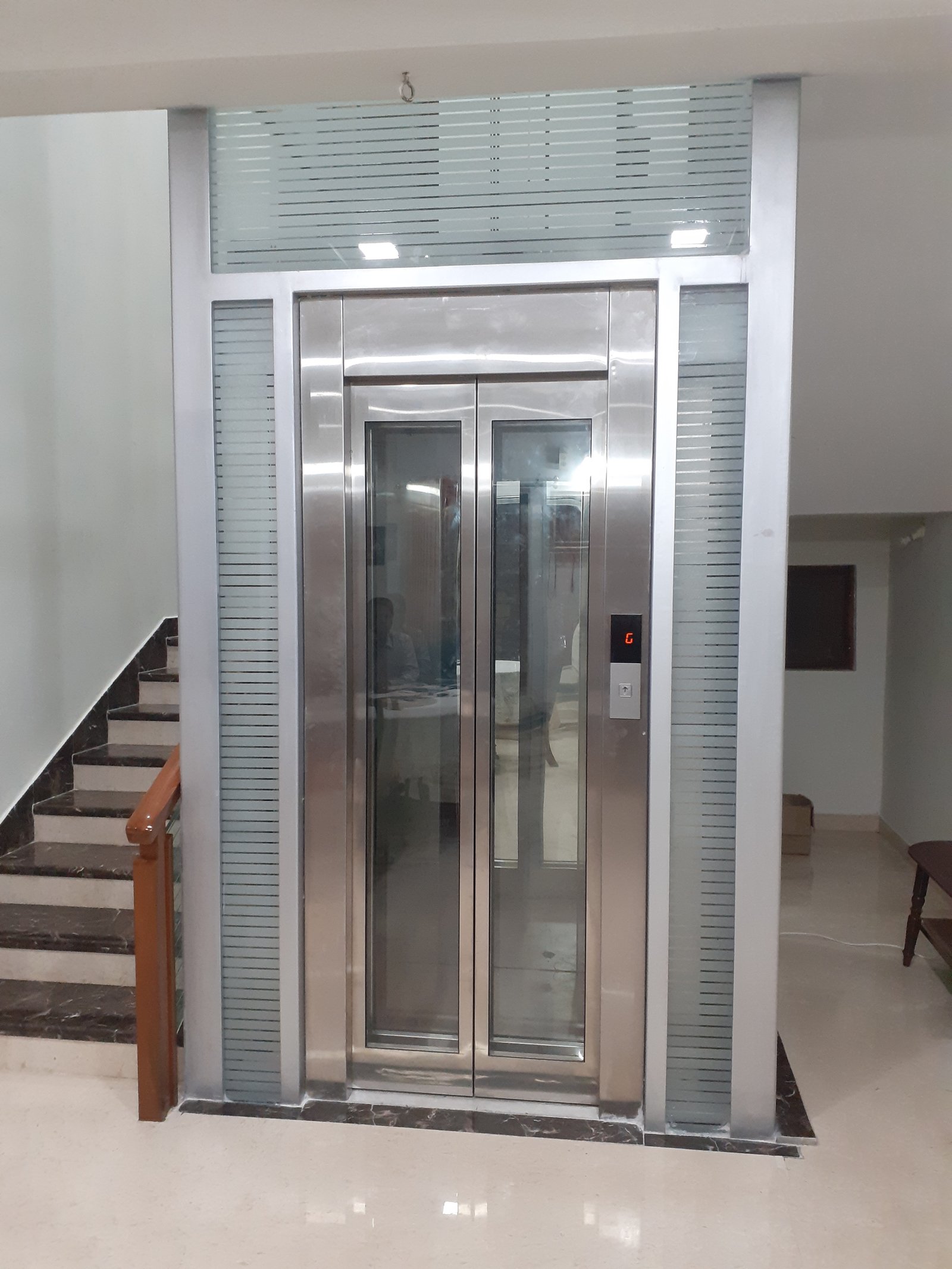 Classic Automatic Elevator Door